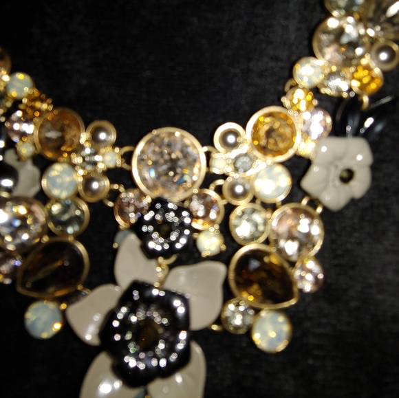 NWT Vera Wang Multi rhinestone necklace - Picture 6 of 6